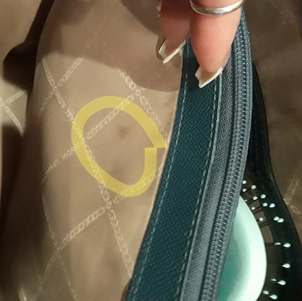 Michael Kors East West Voyager Tote Bag - Picture 13 of 16